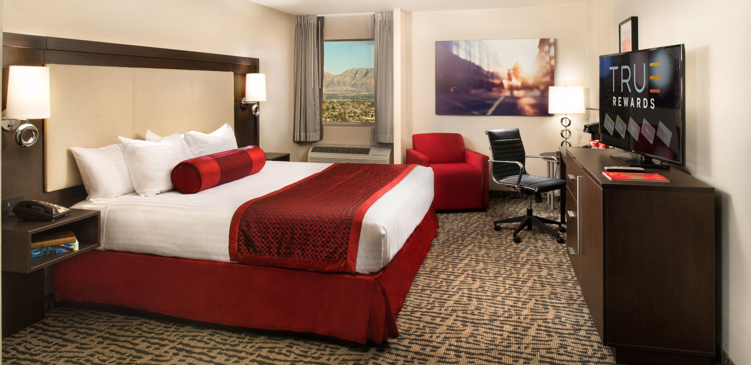 Horseshoe Las Vegas - Resort King Room *Newly Remodeled* 